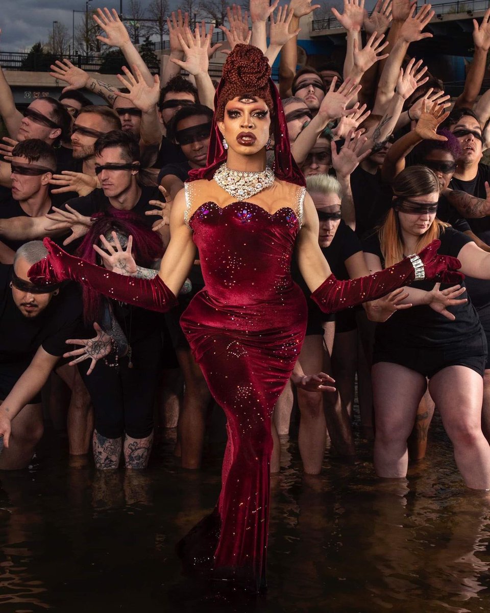 ToobaLovato's tweet photo. Hi, I'm Tooba and welcome to my profile!

Get to know me:

- I love Demi Lovato (Of Course!)
- My fav Demi album is HOLY FVCK because I relate to the punk aesthetic ⛓️🥀 
- I am a huge fan of Drag Race, especially Acid Betty, Aiden Zain and Yvie Oddly 🖤🧡💜
- I'm a huge weirdo! https://t.co/1ekzAm2Fxy