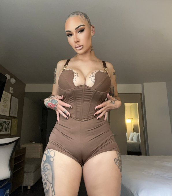 somebody said i was getting thicc 👀 https://t.co/rwLt1CsPNH<a href="/tag/salutetoservice"class="tags"><span>#salutetoservice</span></a>