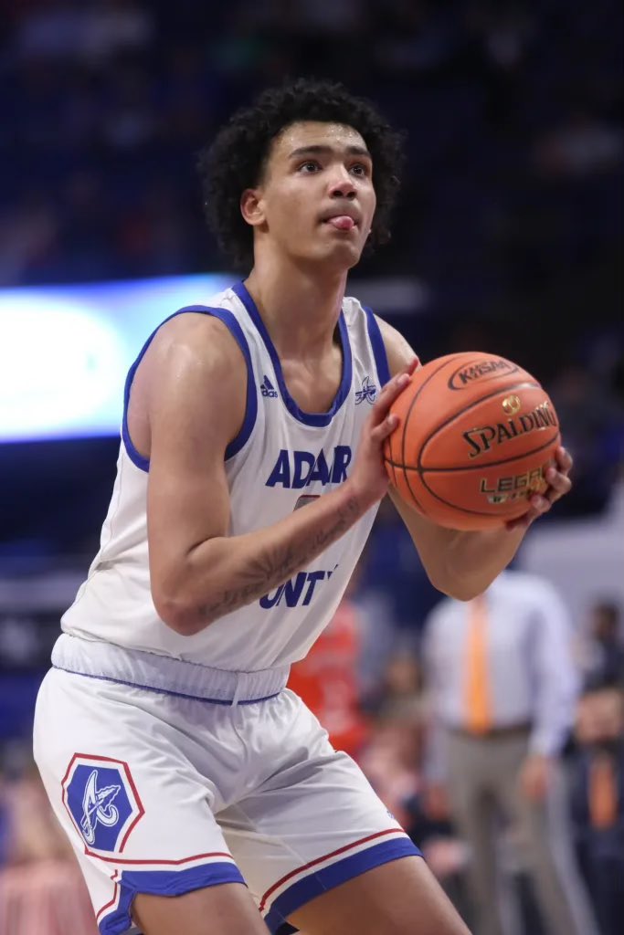 6’7” 2025 wing Isaiah Cochran (@purezay1) of @CKYBballClub &amp; <a href="/AdairCoBball/">Adair County BBall</a> will be on the campuses of Marshall and Southern Illinois this week for unofficial visits. 

👤: madehoops.com/PlayerProfile_…