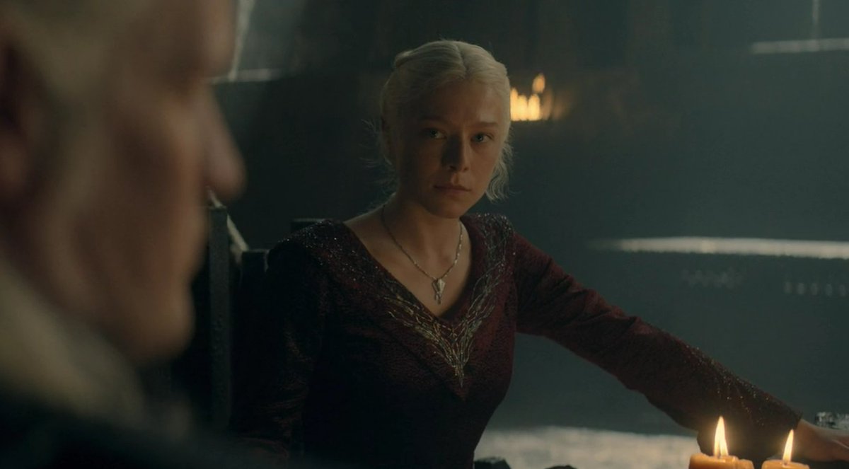 rhaelina's tweet photo. he really doesn't gaf he's the funniest person ever  #HouseOfTheDragon https://t.co/a1JP4R4dFE