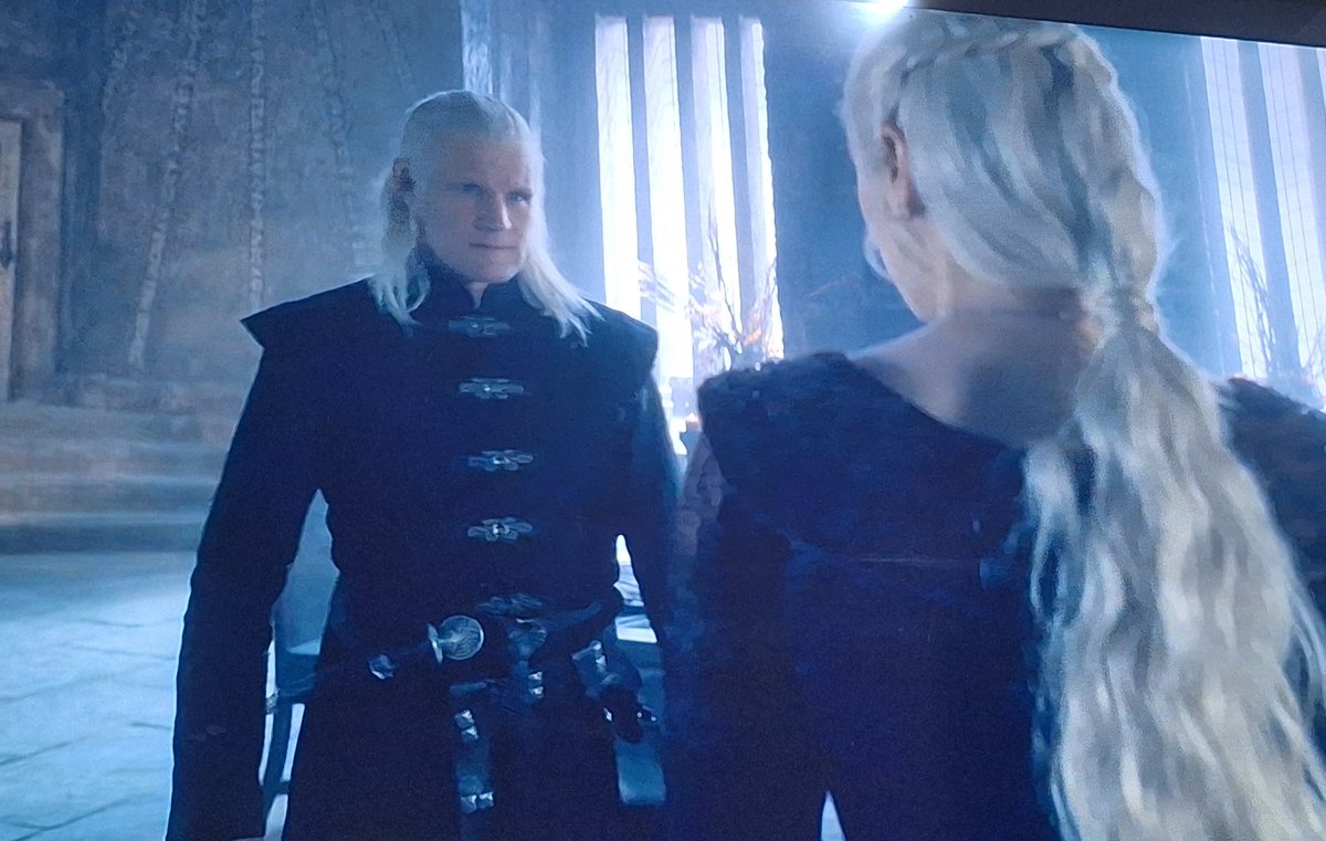 SPIDEYPROTECT's tweet image. O susto que eu levei nessa cena 

NUNCA VÃO ME FAZER ODIAR DAEMYRA

#HouseOfTheDragon