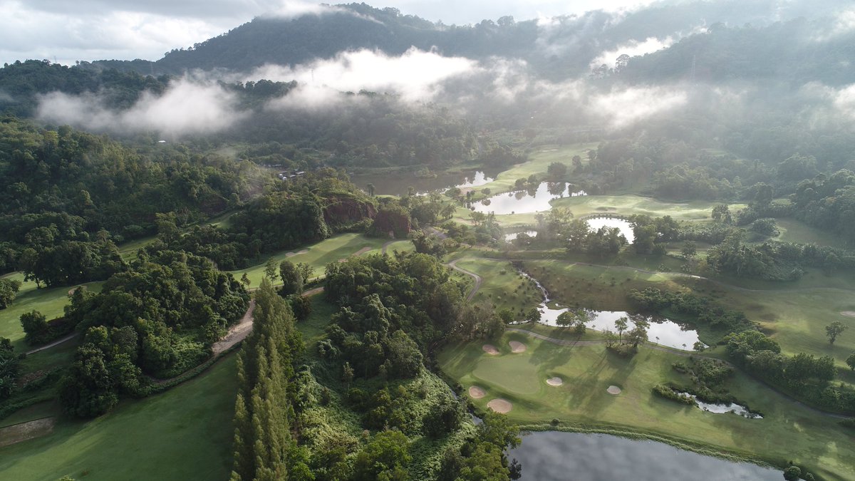 red_phuket's tweet photo. Breathe in the serenity of our lush greens. 🏌️‍♂️🌳 #GolfParadise

📍 Red Mountain Golf Club Phuket ⛳️
Please contact the reservation team to book your tee-off time:
Reservation Team: Daily 06.00 AM - 06.00 PM (GMT+7)
☎: +66 (0) 81 9688169
📧: reservation@redmountainphuket.com https://t.co/Qgmt6xz8X4