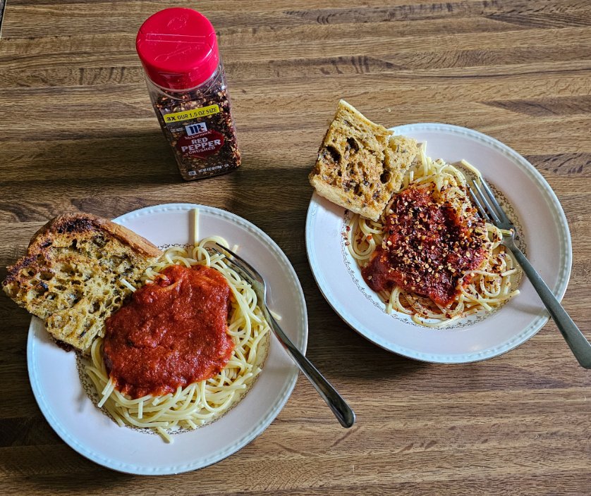 Otalia69's tweet image. When your client asks for #ItalianFood, you know which plate is mine...🍝  #SpaghettiSunday #caregiver