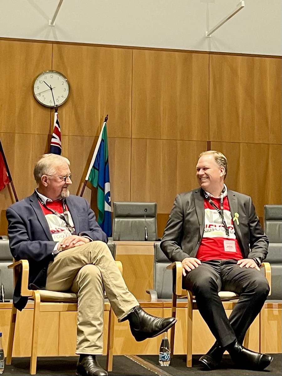Very interesting and informative session talking early-onset bowel cancer research.

Big thanks to:

A/Prof Daniel Buchanan from Melbourne University, researching what role gut microbiome may have on the rising rates of early-onset bowel cancer.

A/Prof Andrew Ruszkiewicz,