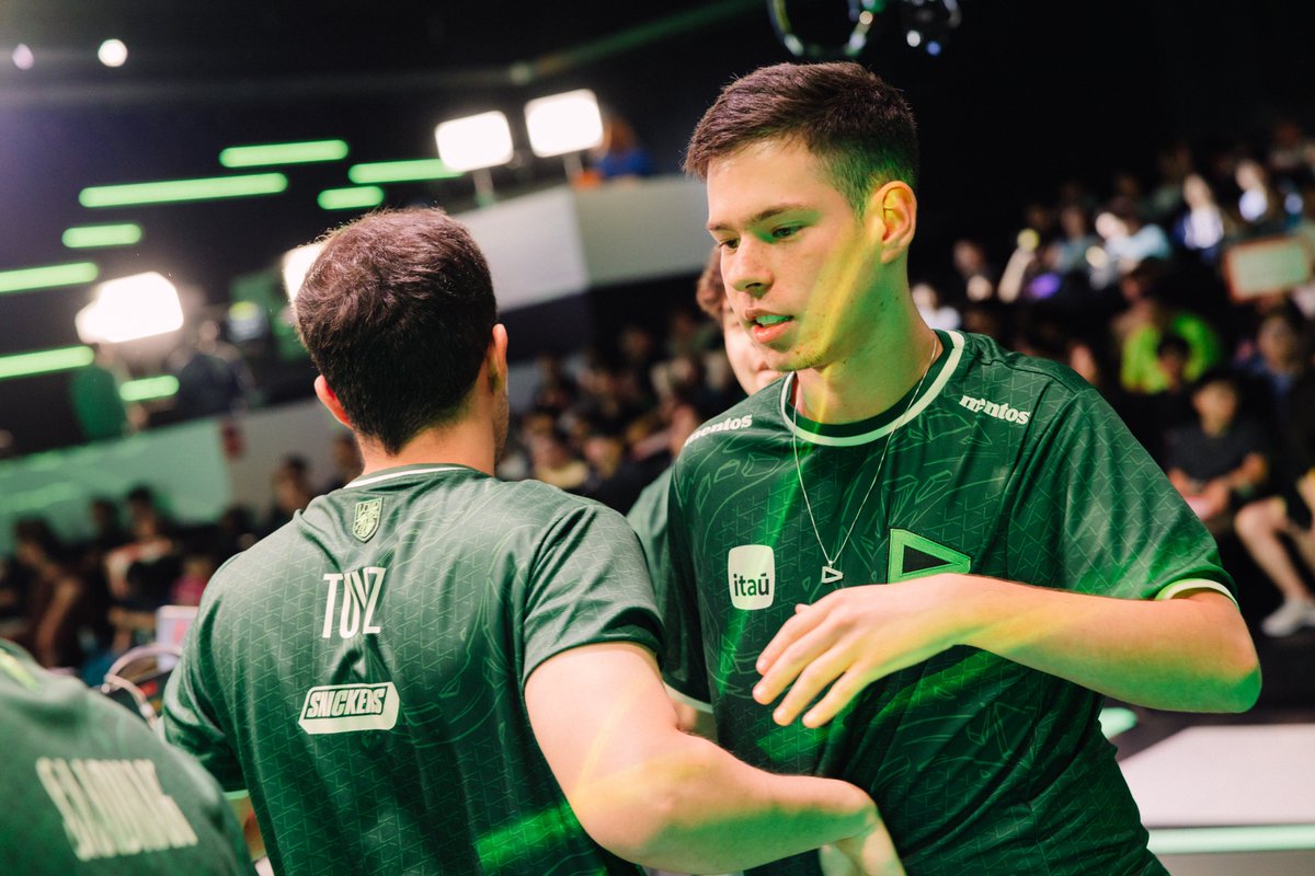 LOUDgg's tweet image. Digamos que o primeiro passo foi com o pé esquerdo, mas não muda o trajeto que temos a trilhar.

Nos vemos dia 30, com mais tempo de treino, contra a mibr.

Vamos fazer acontecer.