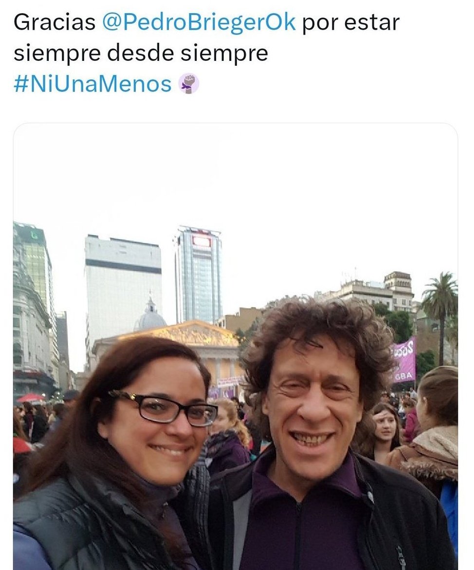 🔴 Pedro Brieger (El periodista de C5N que fue denunciado por acosar a 5 mujeres) asistía a las marchas de Ni Una Menos. 

NO FALLA.