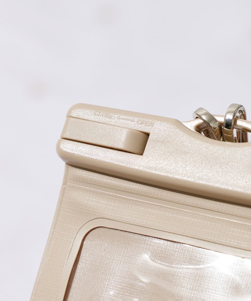 NEW＊ ポーチ付き防滴スマホケース 500円（税込550円） 取り外しできる