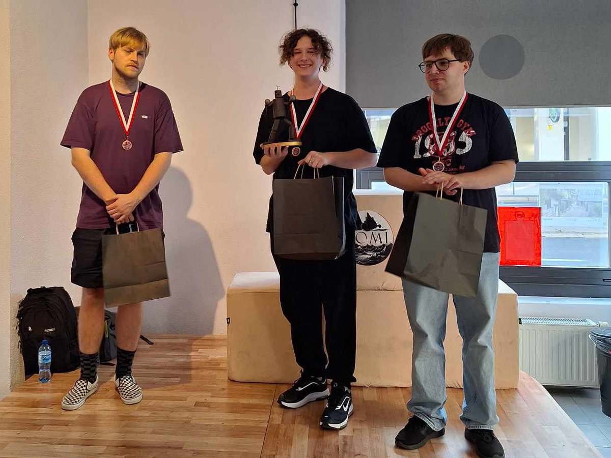 janisz_tk's tweet photo. I finally won a Tekken 8 tournament, it took defeating both of my nemeses, and lots of mental stamina to get here, I want to thank @TMThrustmaster for the eSwapX2 Pro Controller (I tried it today and it's pretty good) and @Cex for the voucher. https://t.co/HRgXvw9GGi