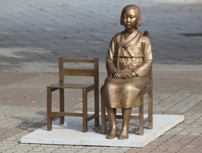 나에게 명동이나 강남에 땅이 1평만 
있었다면 난 딴거 안하고 이거 세운다.