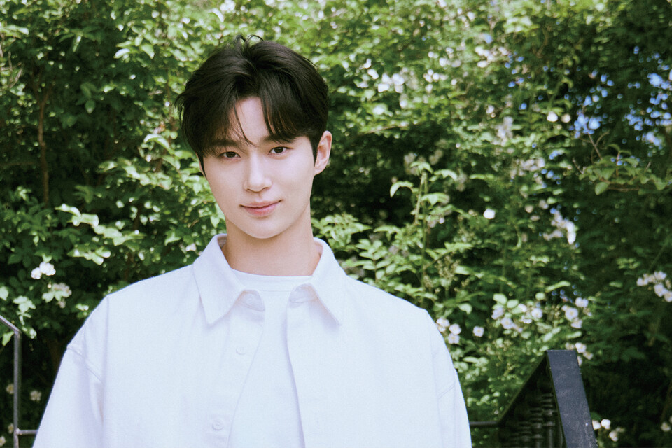 #ByeonWooSeok interview with Topclass Chosun

After seeing his portrayal as Ryu Sunjae in #LovelyRunner, Wooseok noted the things he wants to improve in the future in terms of his acting style. He admitted that he had a hard time managing his emotions since it was his first time