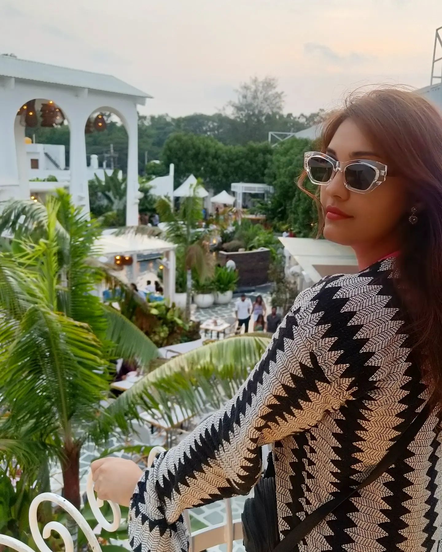 GQzlzgYawAAWM_h?format=jpg&name=large