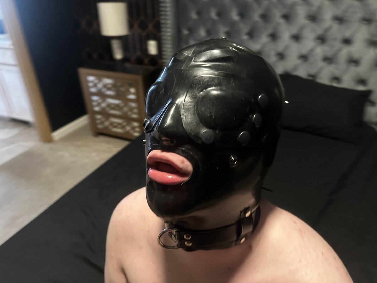 collegenerd26's tweet image. Got gimped out by @RubbHub92 yesterday 🤤 turns out Sir’s electro plug made me leak like a faucet #gimp #rubber