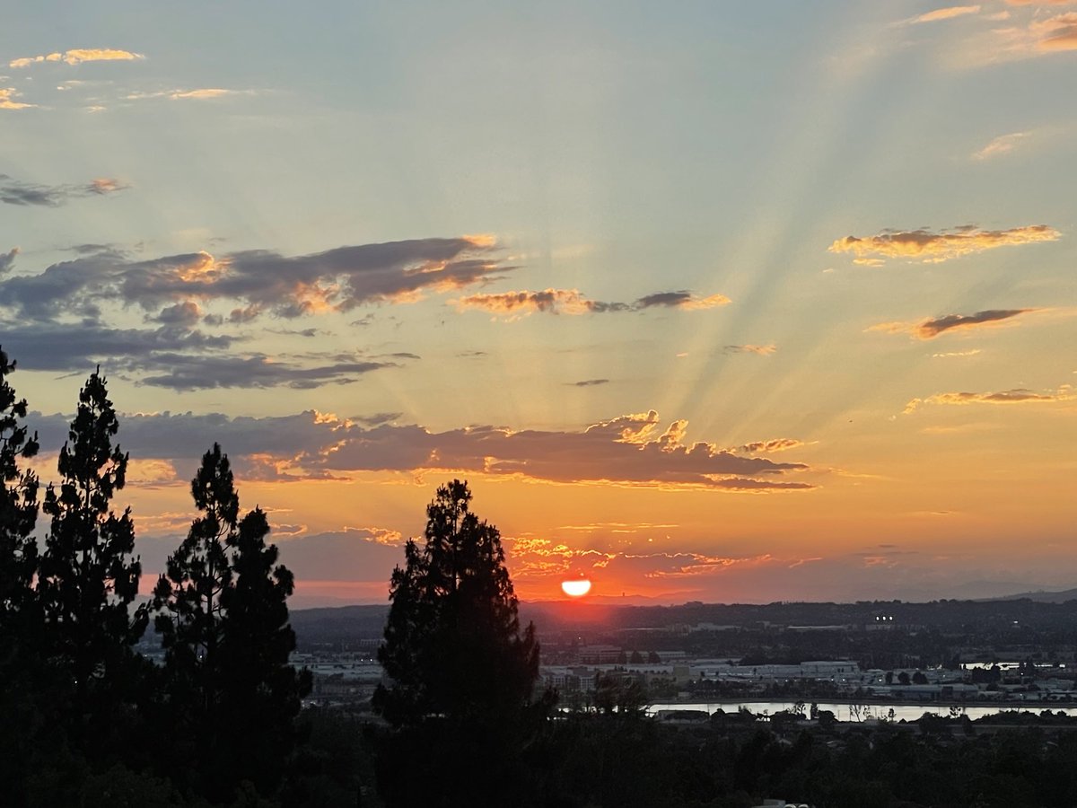 #SoCal sunset happening now.