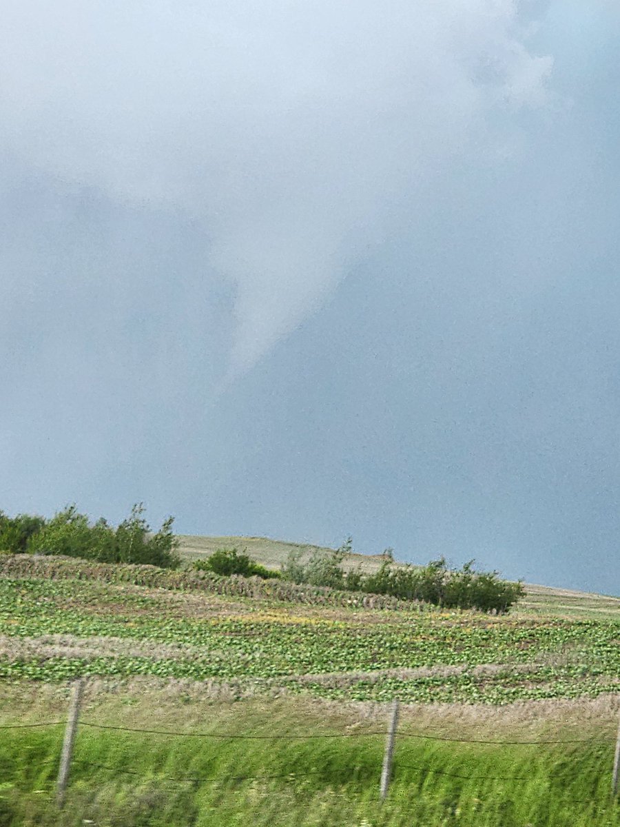 FORSYTHE_WX's tweet image. Amazing Day Today In Saskatchewan! Amazing Structure and Saw Some Funnel Clouds, and Potentially 2 Brief Tornadoes.
Awesome Hanging Out With @RyanVoutilainen, @Trenten_WX, and @LostInSk Today As Well! Can't Wait To Chase With You All Again!
#skstorm