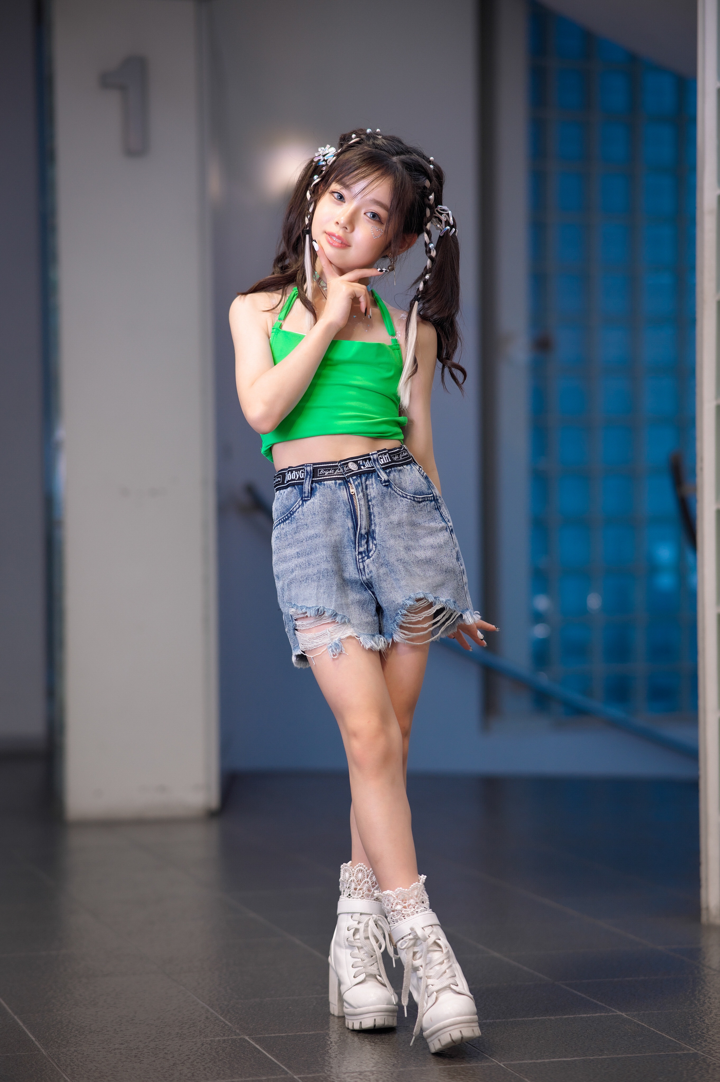 少女時代 oh! 白枠　ピンクブーツ 公式　激レア　トレカ　本物 GX7QyTja0AA27WN.jpg:large