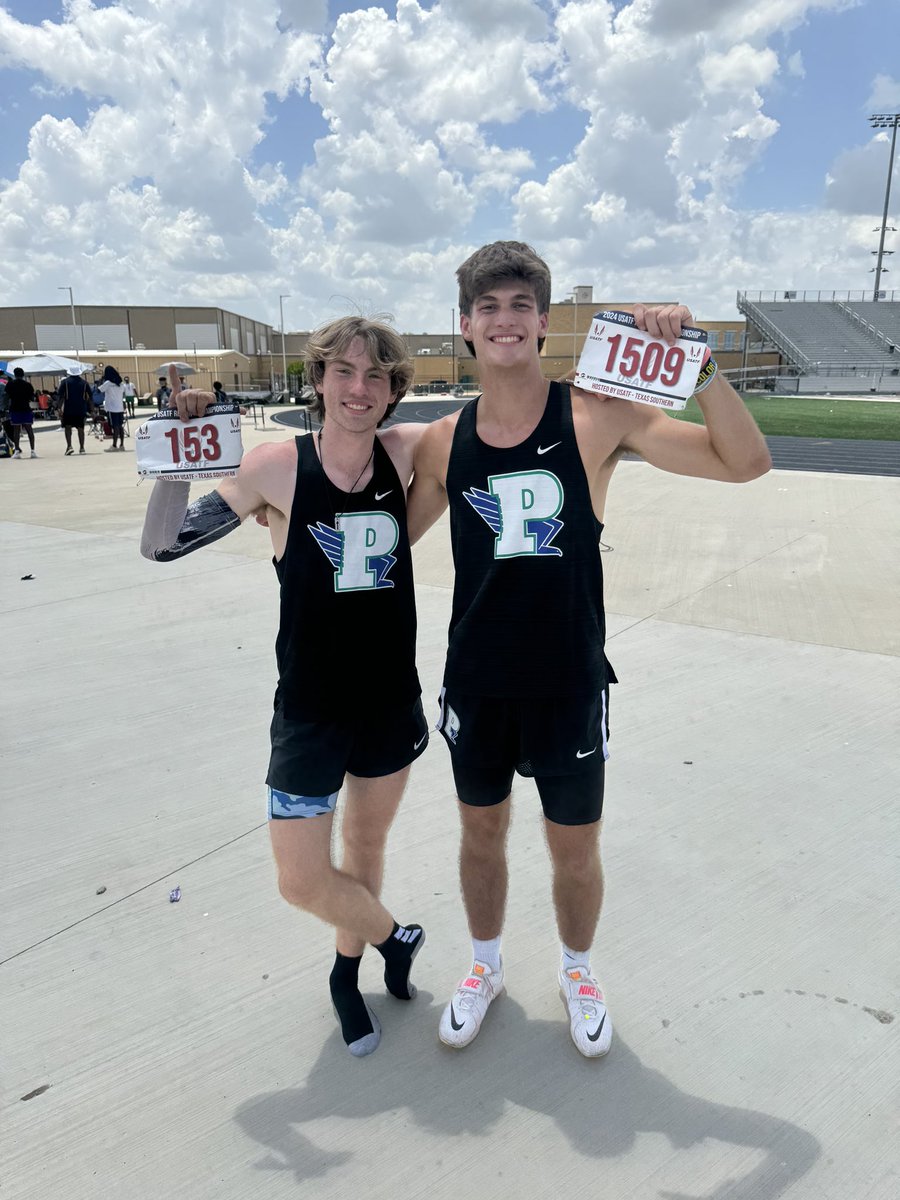 SuttonStewart16's tweet photo. Traveled out to Seguin over the weekend to compete in the Junior Olympic Regional Championships with a jump of 6’8” Was so happy to come out with first place 🥇 and have the honor to continue Glorify God in my efforts 🙏❤️ clean score card with 1 scratch, heading to nationals!👀 https://t.co/35HHmnxYS8