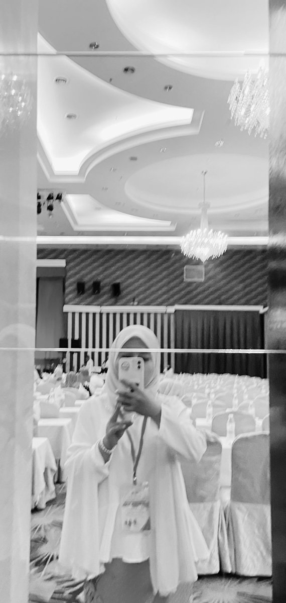 waniemimok's tweet photo. aku tak tau macam mana aku seorang yang introvert boleh join keramaian . 🤣 . tapi siapa yg berdepan dgn aku tau la aku macam mana. kalau kat tempat kerja , orang akn tgur "tengok depan.." sbb aku jln menunduk. sbb aku tak suka tgk muka org or apa2 di dpn aku🥲. #introvert https://t.co/N7ffGNo4pe