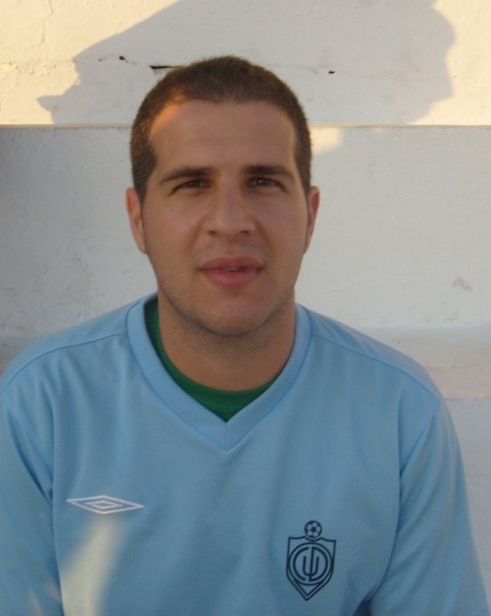 incorporamos a Fernando López García CHIQUI LOPEZ,
azjugadorescdutrera.blogspot.com