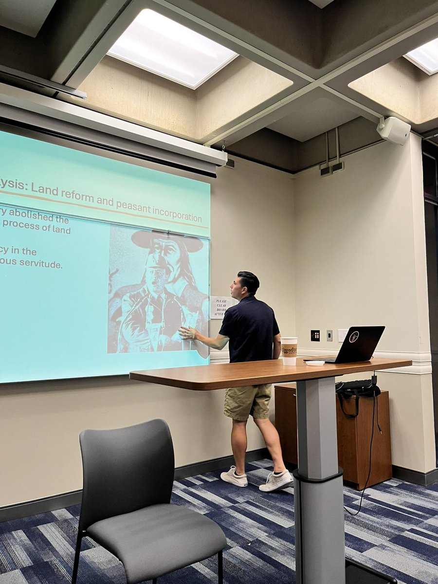 migapprogram's tweet image. Graduate students Kanoko Kamata and Mauricio Zavaleta discussing mobilization research on today's panel 🖊️📖! 
@KanokoKamata @MauricioZava 
The session was followed by a engaging Q+A where fellows were able to ask questions about their studies.