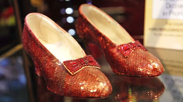 lede_news's tweet photo. Grab those ruby red slippers and follow the yellow brick road to Wheeling’s Heritage Port on Friday, July12 for a free screening of the classic film The Wizard of Oz. The movie, rated G, will begin at dusk. #belmontcounty #BrookeCounty #downtownwheelin
https://t.co/9UKBNHQhjZ https://t.co/b6Nvpb5ZaJ