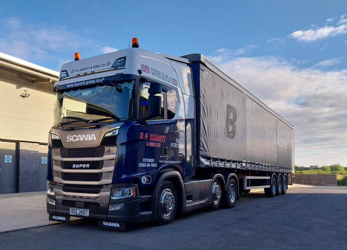 Before the rain #wasclean <a href="/ScaniaUK/">Scania UK</a> <a href="/SDCtrailers/">SDC Trailers</a> <a href="/rgbassett/">RG Bassett & Sons Ltd</a>