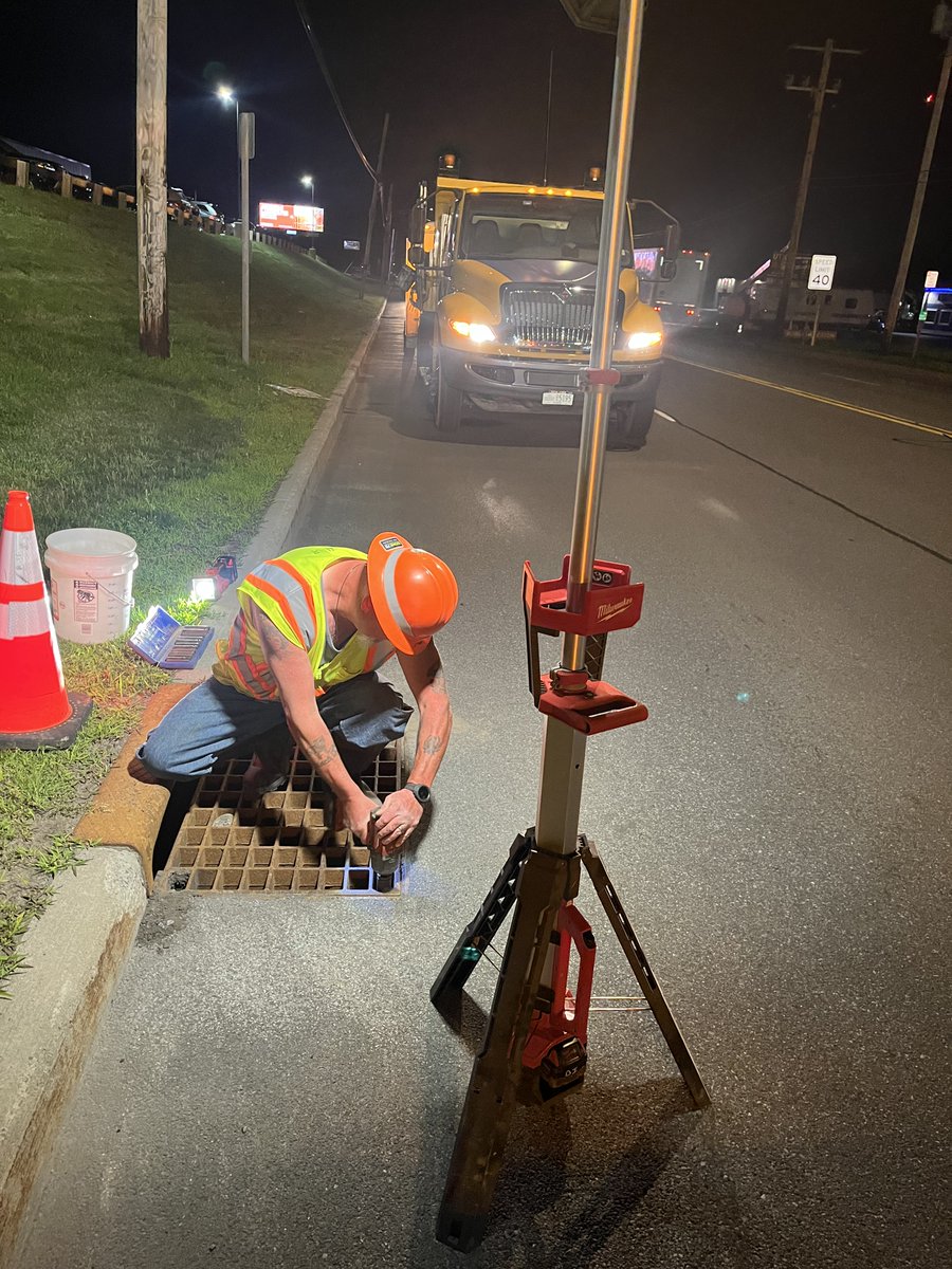 NYSDOTUtica's tweet photo. Animal rescue - on 7/3 at 9:43 pm, we received a call from @UticaPolice that ducklings had fallen into a drainage area on State Route 5A (Oriskany St W) in the City of Utica, Oneida County. We worked quickly to remove them &amp; reunite all 8 ducklings with the mom in a safe area. https://t.co/9B706Nhnfx