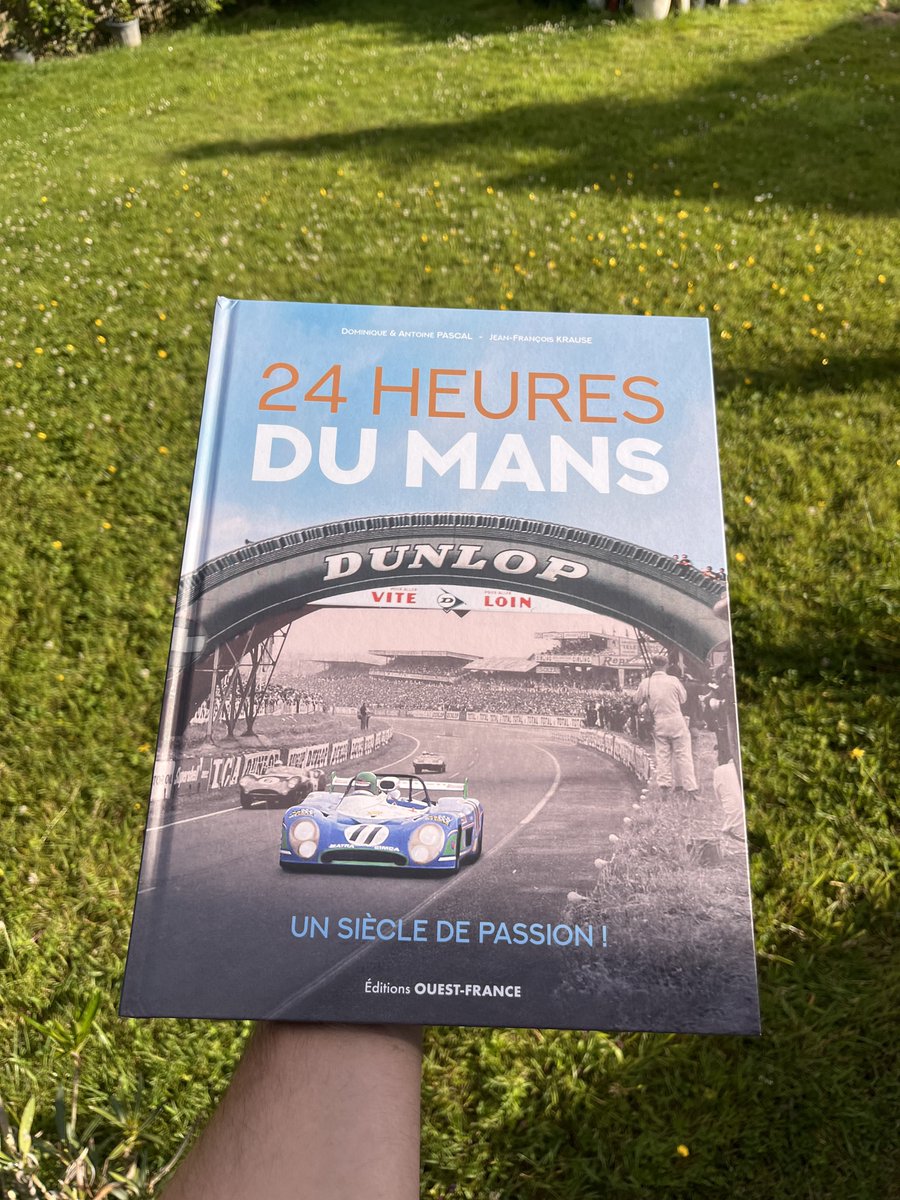 911addict_'s tweet image. ‼️ CONCOURS ‼️

On a passé les 2000 récemment et je tenais à tous vous remercier de suivre mon travail photo 🫶🏻

Pour se faire je vous fais gagner un petit bouquin sur l’histoire des 24h du Mans.

Pour participer c’est simple, il suffit de me suivre, de RT le post et de poster un…