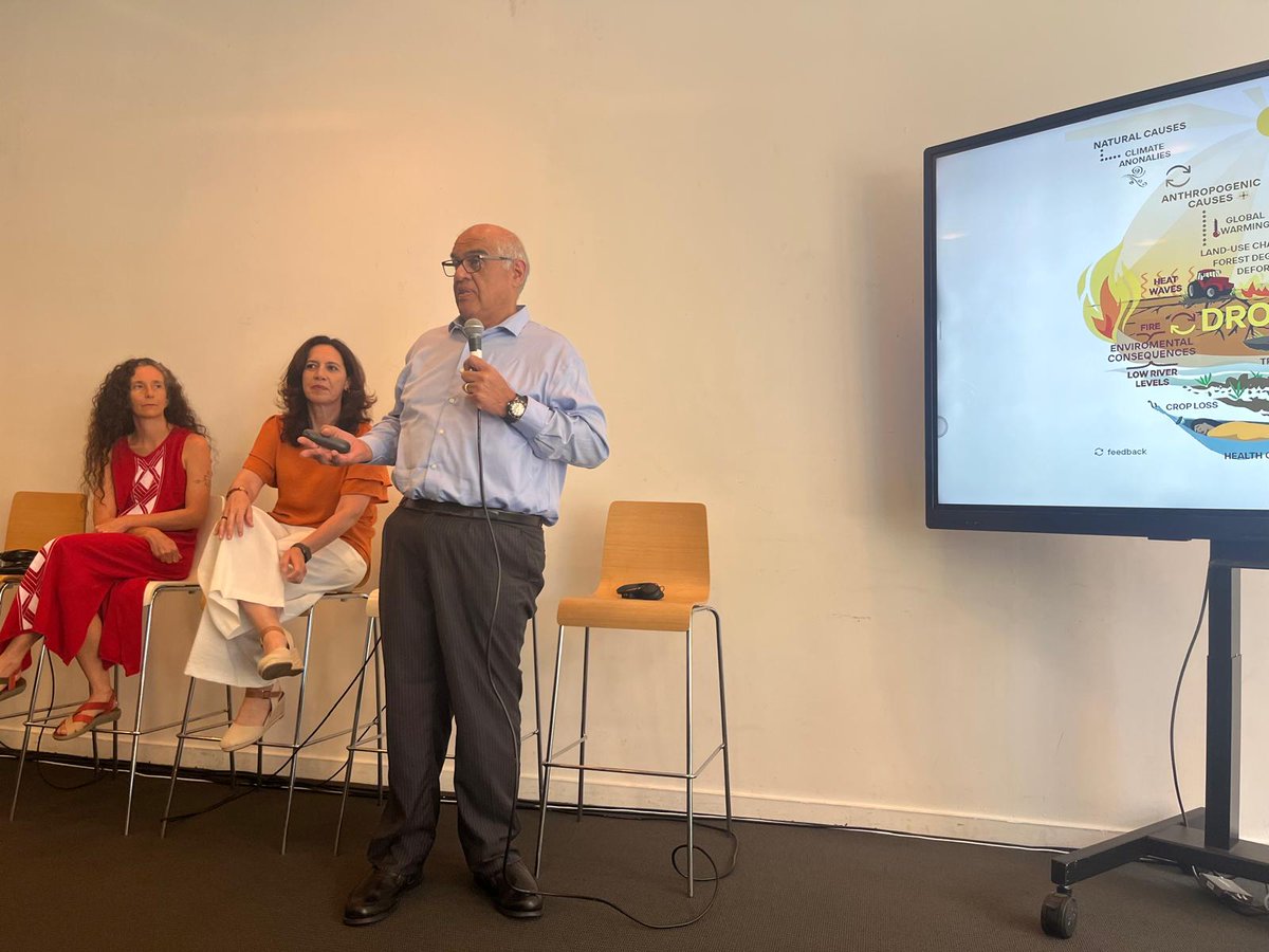 theamazonwewant's tweet image. 🔴 #SPAEvents #LIVE
SPA Author Dr. José Marengo (@CEMADEN) is now presenting the Policy Brief &quot;Droughts in the Amazon&quot;, reflecting on the reasons why we have increasingly intense and more frequent #droughts in the #Amazon.

Tune in:
youtube.com/live/kxCg7UqTM…

#TheAmazonWeWant