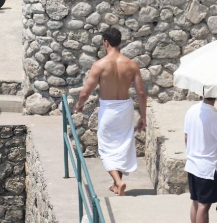 LeftKidney4Theo's tweet photo. Theo James BTS of Dolce &amp; Gabbana campaign in Capri, Italy https://t.co/3aK6fs2GaO