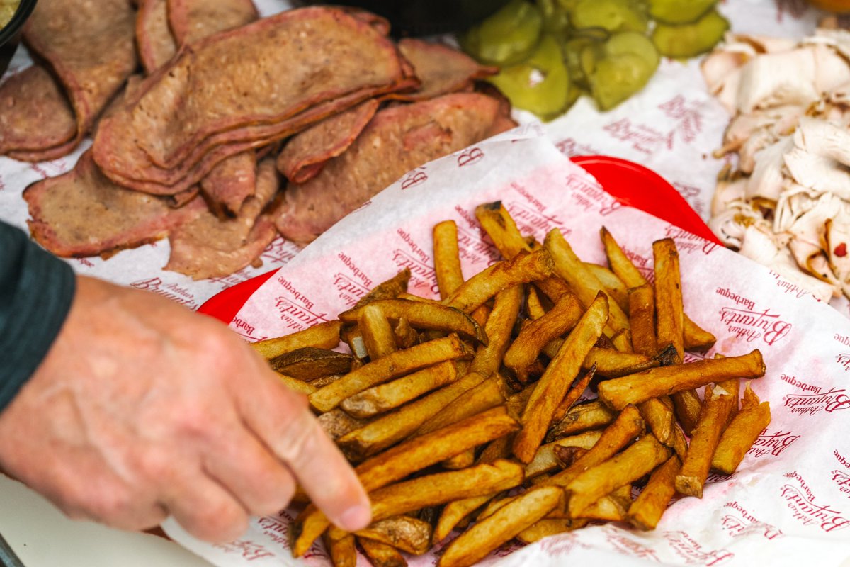 ArthurBryantsKC's tweet image. French fries, anyone?

Do you get fries when you’re at the restaurant?

#arthurbryants #kclocal #kansascity #kcmo #bbq #barbeque #frenchfries