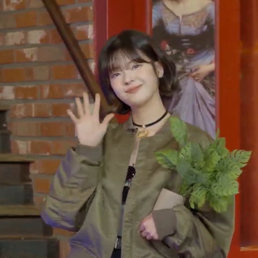 filmcjs's tweet image. OUR BEAUTIFUL LIA IS BACKKKKK, IM SO HAPPY 😭😭😭