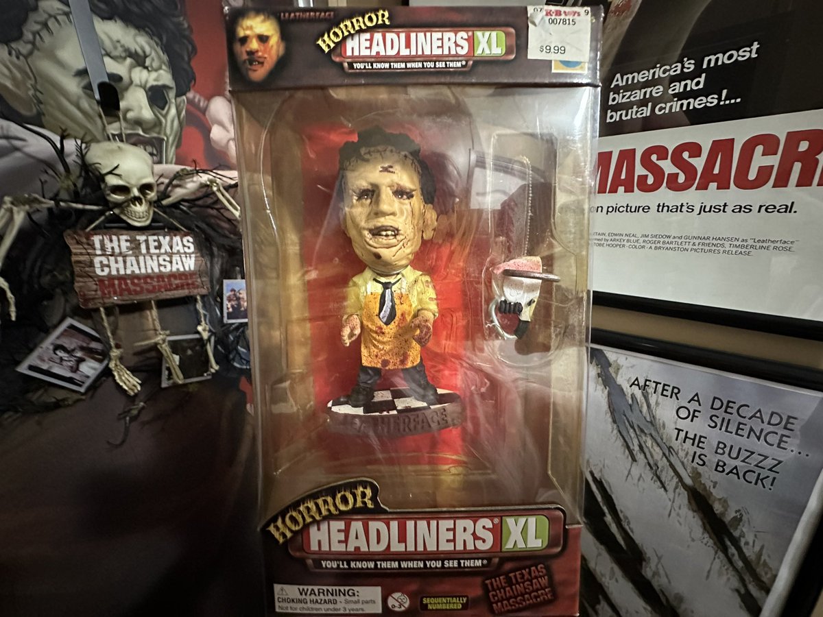 evil_n8tehewitt's tweet photo. Just got back in town & this dude showed up.
From the 1999 Horror Headliners series, Leatherface. Been dying to add this to the collection.
The Saw is Family
#texaschainsawmassacre #leatherface #thesawisfamily #horrorheadliners #horror #slasher https://t.co/kPwTNdQ4IT