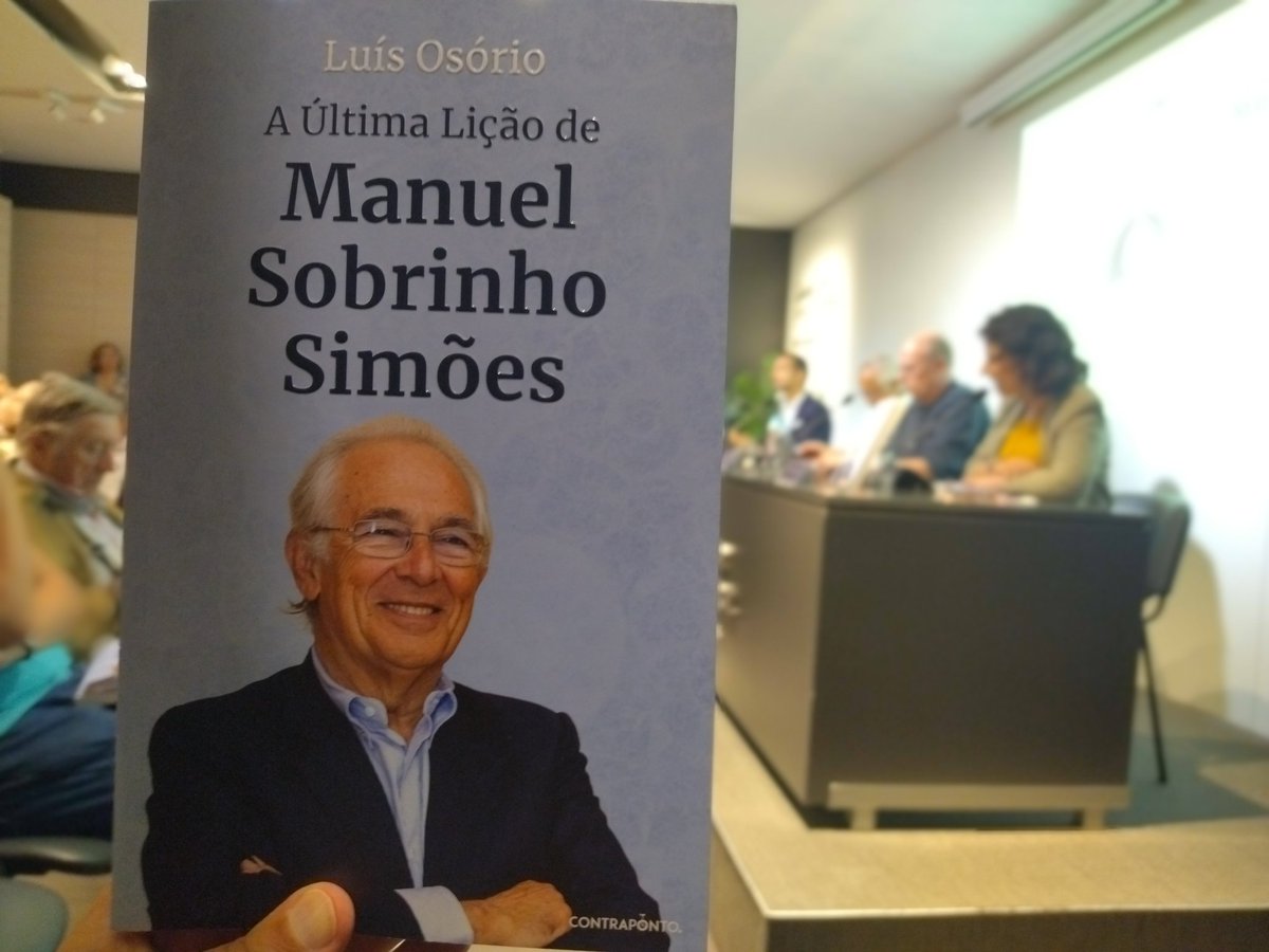 Hoje é o dia de lançamento de livros 🙂 Agora ao final do dia a apresentação do livro "A última lição de Manuel Sobrinho Simões", escrito pelo Luís Osório, e publicado pela Contraponto.