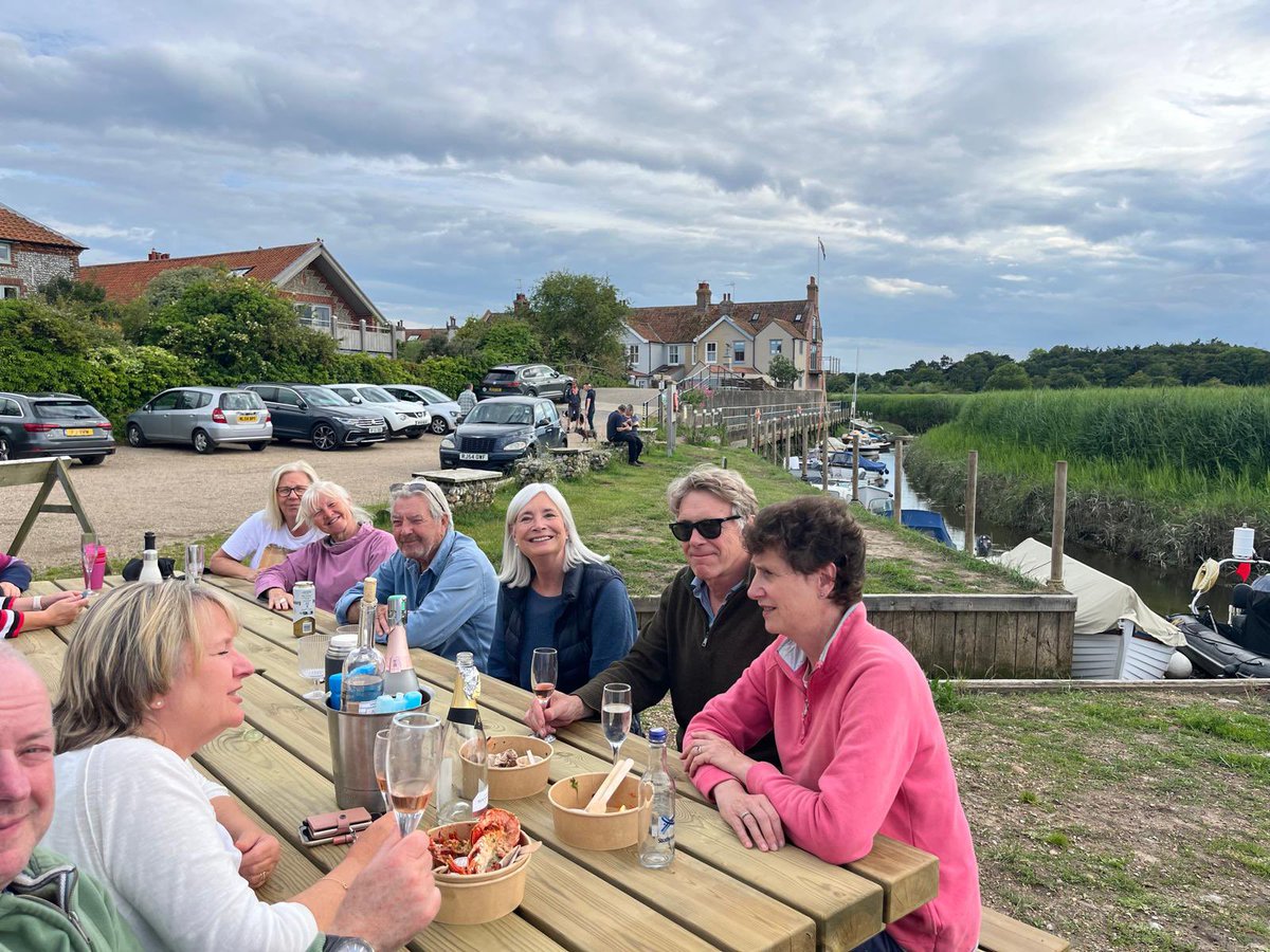 Our new bench only arrived yesterday and has been put to good use already! The Cley Harbour team sourced it and, with permission from Cley PC, placed it in the perfect spot on the quay for everyone to enjoy. ☺️