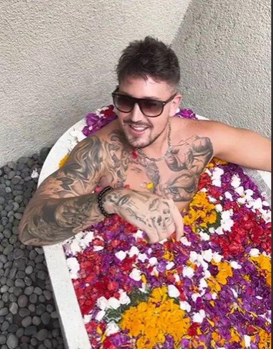 Happy Birthday to the best podcaster out there @itsRyanPownall Wish him a happy birthday everyone! 🤍🥂🍾🩷🥃<a href="/tag/iqlowerthan85"class="tags"><span>#iqlowerthan85</span></a>