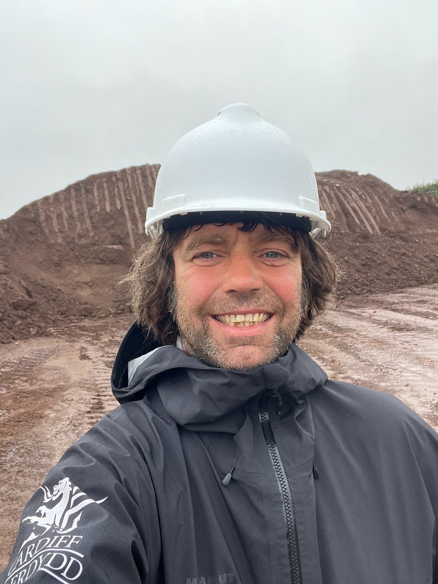 A massive 4,000 tons of soil from Cardiff Motocross created the epic track for Monster Jam at Principality Stadium last weekend! Huge thanks to Mark Thomas, our Vocational Education Programme lead &amp; his team, for coordinating the delivery of 222 lorry loads of soil over 2 days.👍