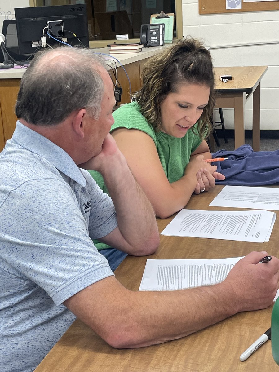 IASB_Iowa's tweet photo. The Sumner-Fredericksburg Community Schools board-superintendent team invested time in goal setting and identifying what the work of the board will look like at the board table. Congratulations for working hard and having deep conversations! #Leadership #Inthefield 👏🏻🌟 https://t.co/tb3P4V6qVw