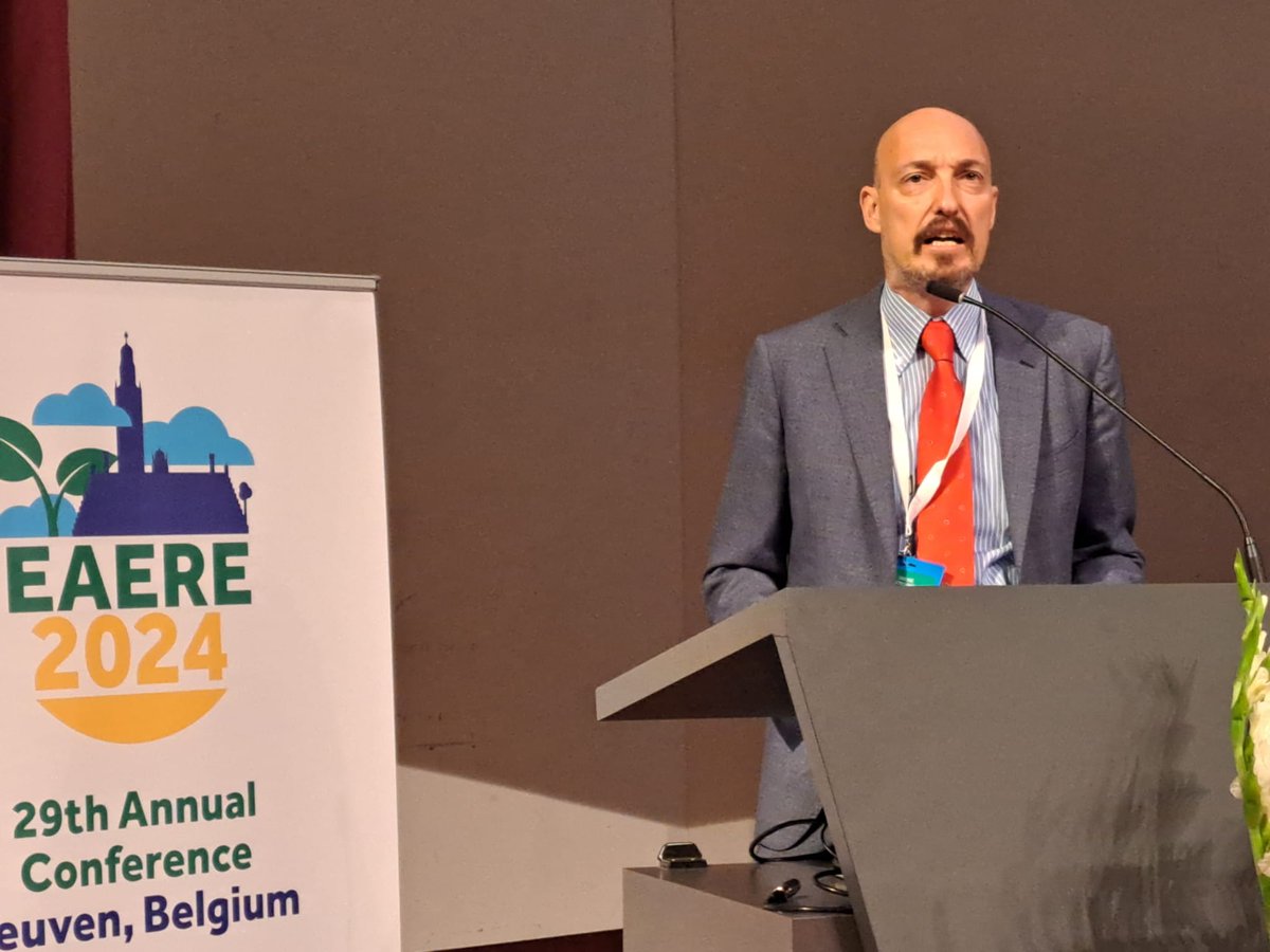 borghesi_simone's tweet image. Last week the @EAERE_envecon annual conference was amazing: I enjoyed every single moment!
Thanks to #KULeuven, #JohanEyckmans &amp;amp; @sanrousseau for organizing such a great event, and to each of the #805participants for sharing ideas&amp;amp;fun.
A big 👏 to u all! C u next year in #Bergen!