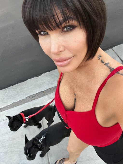 Mondays- Makin&rsquo; it happen!! #WalkItOut  #TheGoodBoysClub https://t.co/5U9pPlNdkr<a href="/tag/walkitout"class="tags">#WalkItOut</a><a href="/tag/thegoodboysclub"class="tags">#TheGoodBoysClub</a>