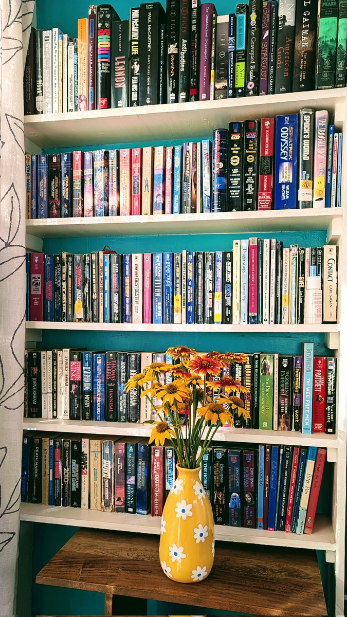 MockTurtlePower's tweet image. A little corner of my tiny house. The flowers are from my pollinator garden.