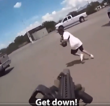 UnprfssnlWrstlr's tweet photo. @Chain_Booty @AshtonZane101 @steveinman Video disproves your claim. Suspect immediately turns and begins running and takes out his weapon before the officer even calls for the dog. https://t.co/fZZtgnvzZu