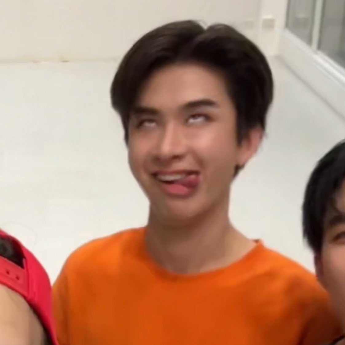kh1ovele's tweet photo. ทำดี ๆ ลูกเราเป็นดารานะ 😅 https://t.co/IHU4sUzYsD