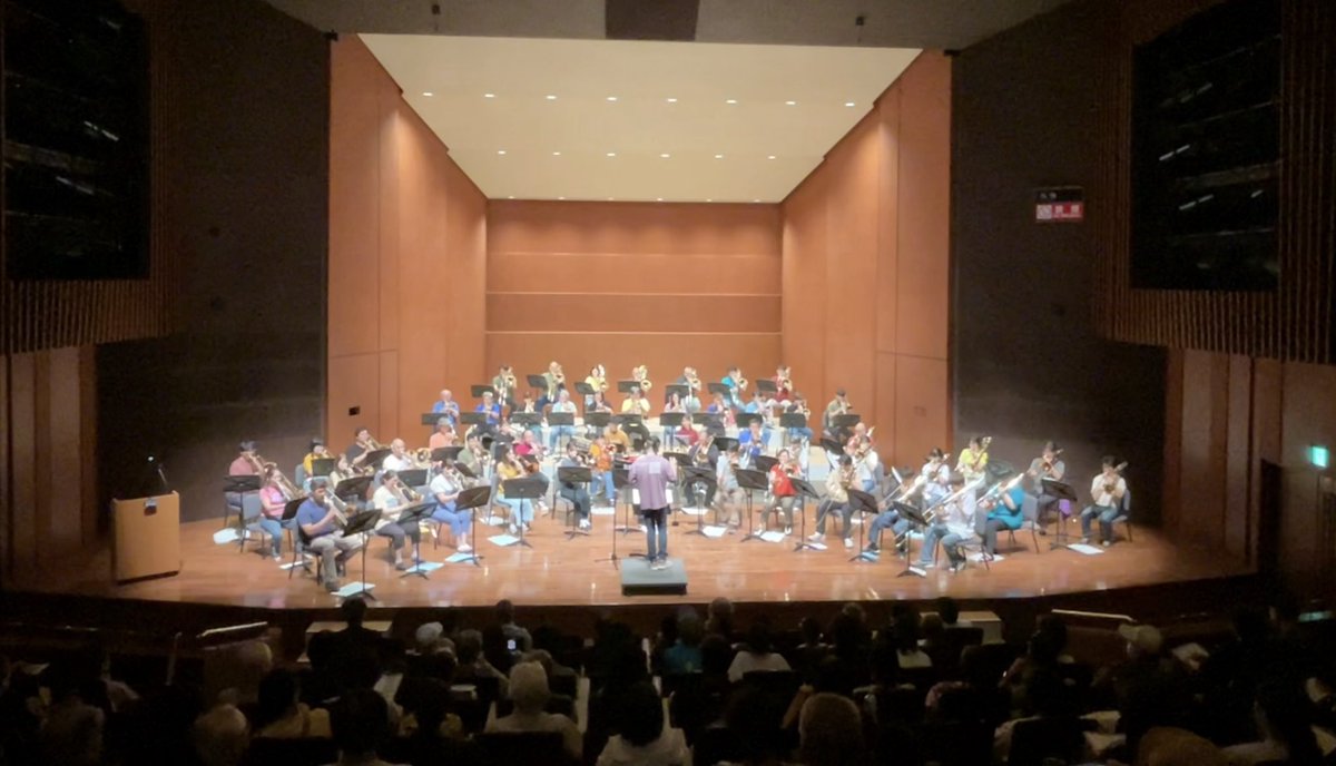 japan_trombone's tweet photo. たくさんのお客様へ、歌謡曲でトロンボーンの魅力をお届けいたしました！四国から全国へ！全国の皆様、皆様の町で歌謡曲のトロンボーンフェスティバルはいかがですか？誰もがトロンボーンを知る世界へ！
#香川県　#トロンボーン　#高松　#うどん県　#吹奏楽　#オーケストラ　#アンサンブル https://t.co/5YGVUTPvcX