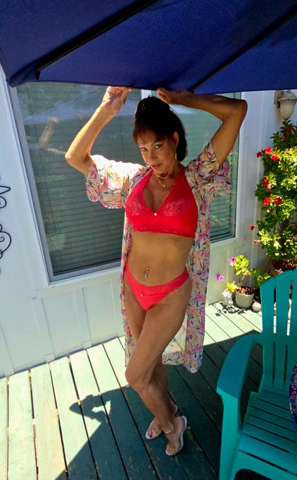 Come see my Story  😉 https://t.co/vIaNXQYBYp https://t.co/WMJlA740uS