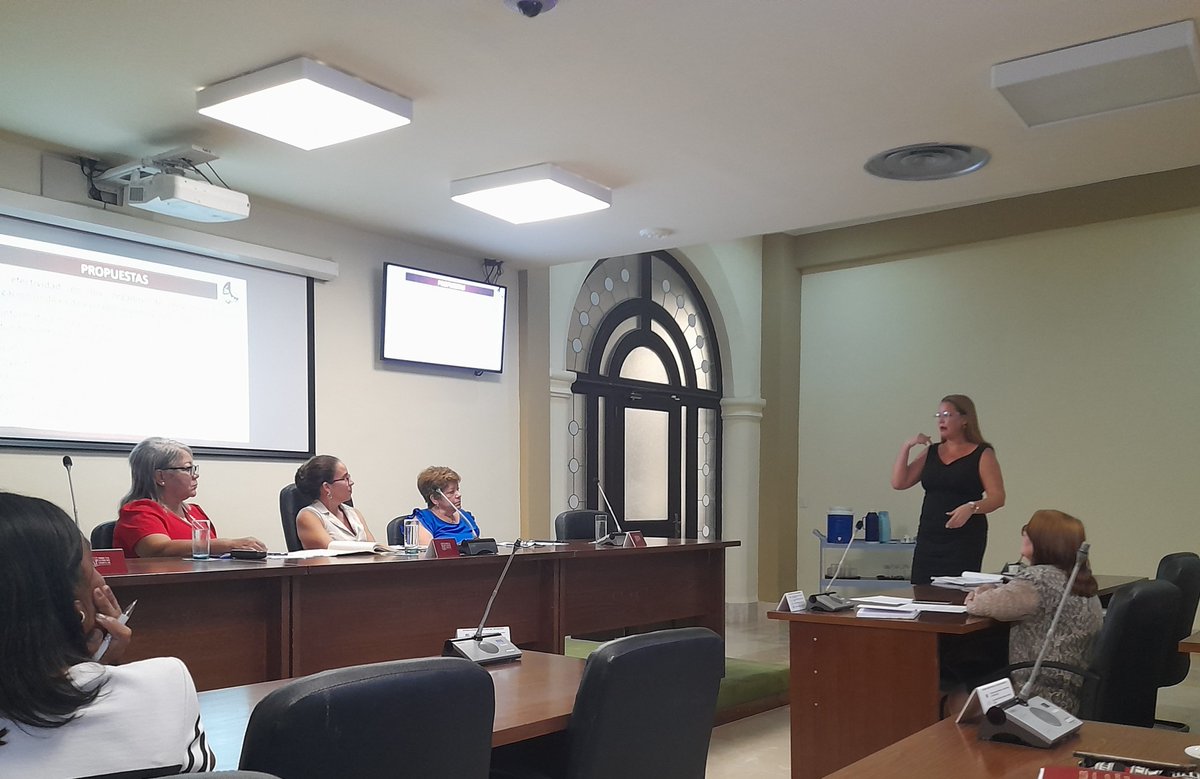 Oportuno e imprescindible el enfoque, los retos y perspectivas para el sistema judicial cubano en clave de Criminología Mediática la tesis en opción al título académico de Máster en Criminología de Lilian Pérez.#JusticiaEfectivaYTransparente
#SePuedeMuchoJuntos