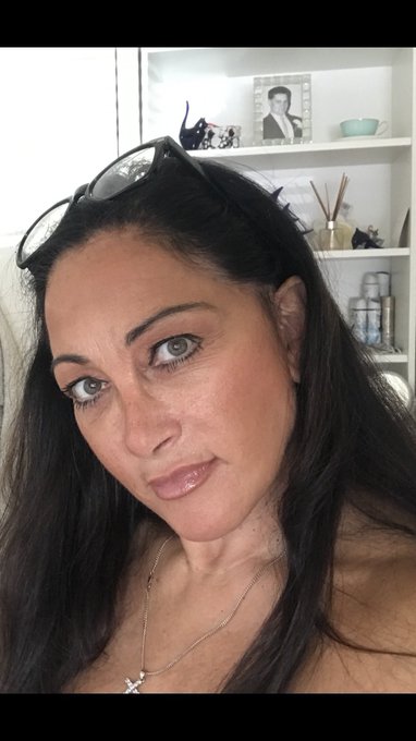 Afternoon to you all . A little something special for you if you you take a look on your Dm on onlyfans