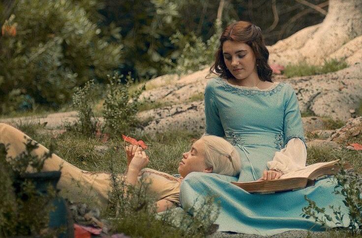 ellapurnlls's tweet image. “you have no idea about the sacrifices that were made to put you on that throne.”