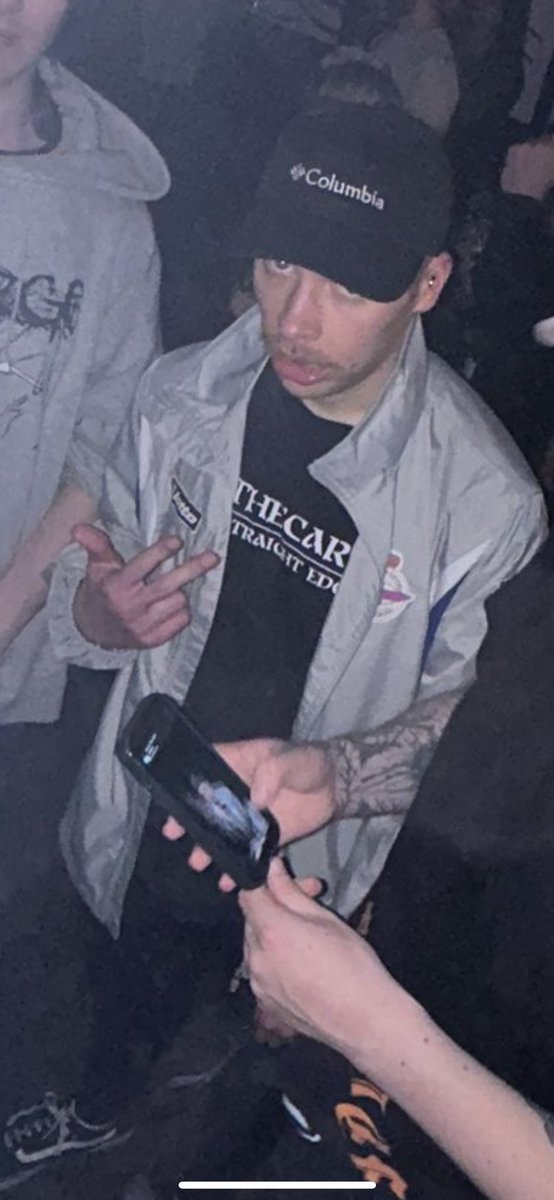 xinspiteofx's tweet photo. 7 years ago vs now. Not much changed I just stopped listening to metalcore and became annoying in a different way https://t.co/ddLXTF7ccB
