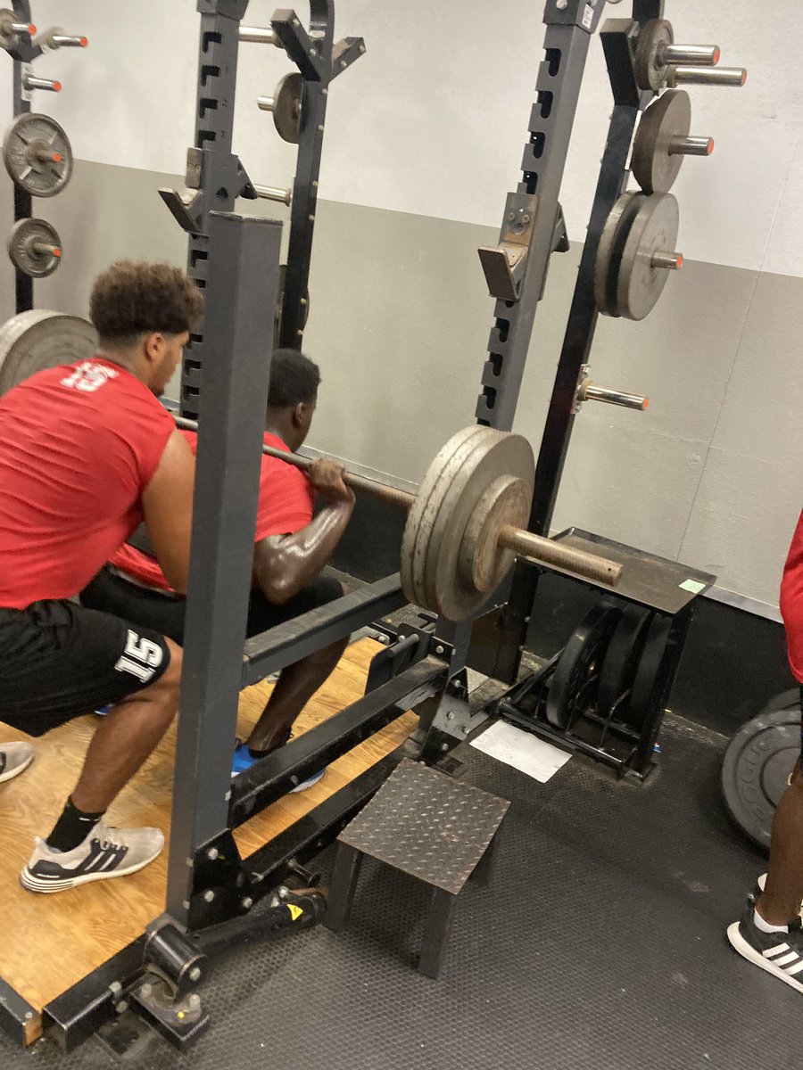 Them Tiger 🐅 boys 🏈 are back after the 4th of July!!  Great crowd and even a better effort  #SummerGrind.   #WorkDay.  #ManiacMonday. <a href="/CoachArcadi/">Matt Arcadi</a>   <a href="/ShaqHarris_86/">Shaquille Harris</a>   <a href="/BCarnes3/">BrionCarnes_B.O.Q.B</a>   <a href="/speedline04/">Les R Hewitt 🇯🇲 Wildcats Nation • Nupe♦️👌🏿 357</a>   <a href="/CoachWebb212/">Laser Focus Football</a>   @jaydunbar08  <a href="/stancilboys/">Coach Butch Stancil</a>   <a href="/Coach_KThoma/">KT</a>