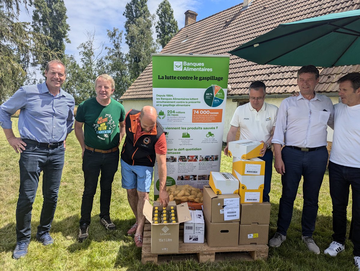 SOLAAL (@solaal_) on Twitter photo C'est fait pour la chaîne du #DonAgricole au <a href="/LeTour/">Tour de France™</a> avec la <a href="/FNSEA/">La FNSEA</a>
Merci à tous les donateurs du Centre-Val de Loire (45) pour leurs dons🥔🫑🍆🍌 à destination des <a href="/BanquesAlim/">Banques Alimentaires</a> du Loiret !
✅Rdv demain pour le bilan
#DonAgricole C'est fait pour la chaîne du #DonAgricole au <a href="/LeTour/">Tour de France™</a> avec la <a href="/FNSEA/">La FNSEA</a>
Merci à tous les donateurs du Centre-Val de Loire (45) pour leurs dons🥔🫑🍆🍌 à destination des <a href="/BanquesAlim/">Banques Alimentaires</a> du Loiret !
✅Rdv demain pour le bilan
#DonAgricole